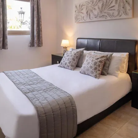 Villa Wudas - Panoramic Views, Private Heated Pool & Golf Area Holiday home