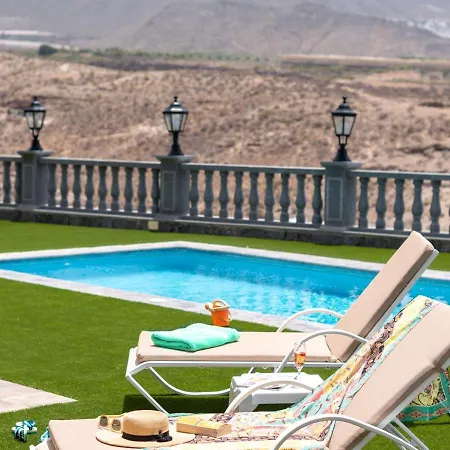 Villa Wudas - Panoramic Views, Private Heated Pool & Golf Area Holiday home *