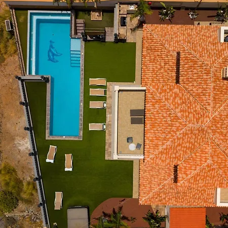 Villa Wudas - Panoramic Views, Private Heated Pool & Golf Area Holiday home *